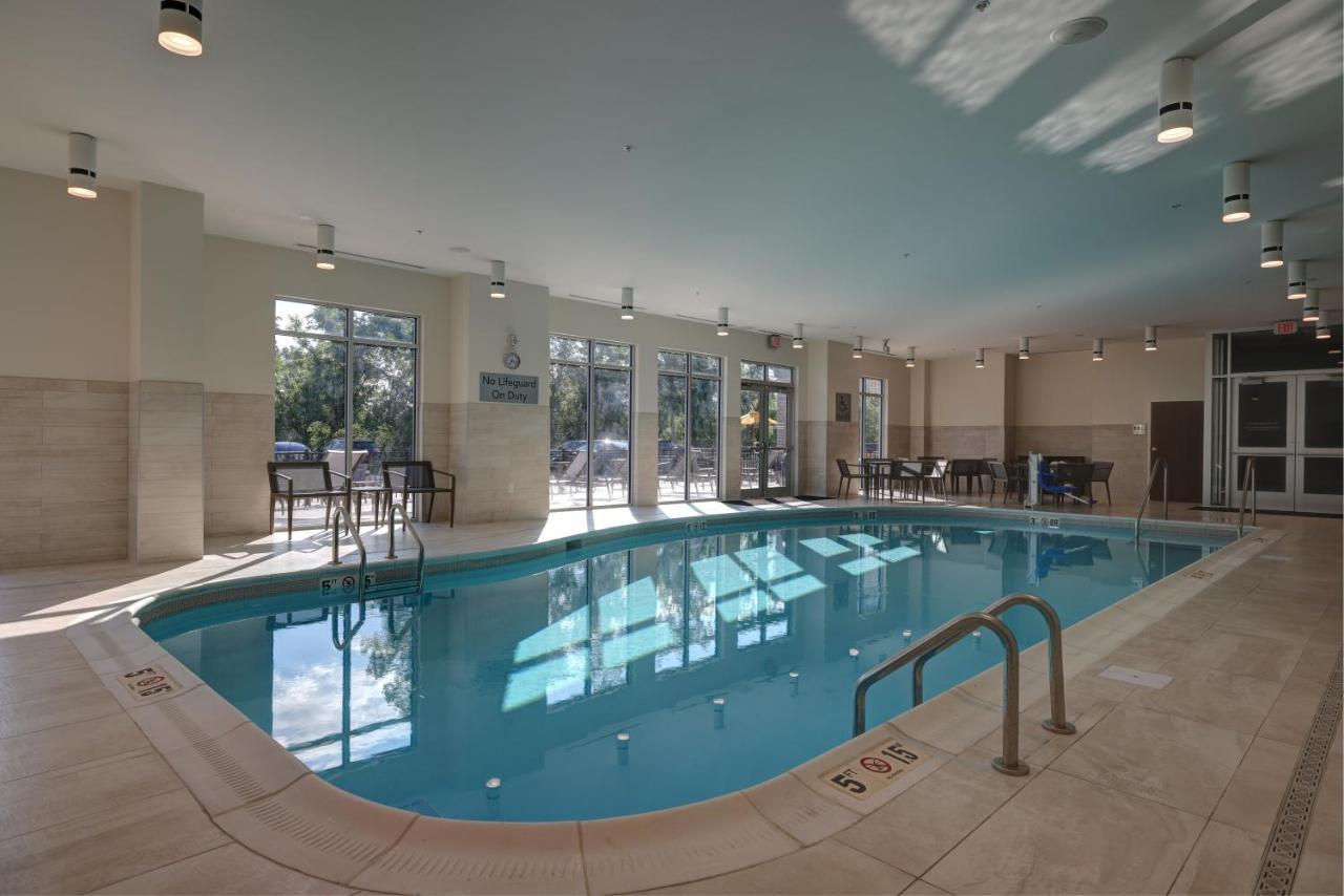 Courtyard By Marriott Iowa City University Heights Екстериор снимка