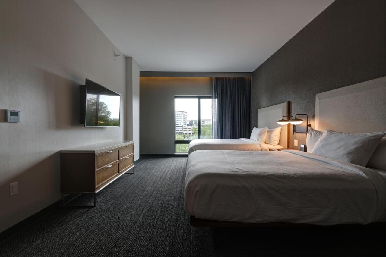 Courtyard By Marriott Iowa City University Heights Екстериор снимка