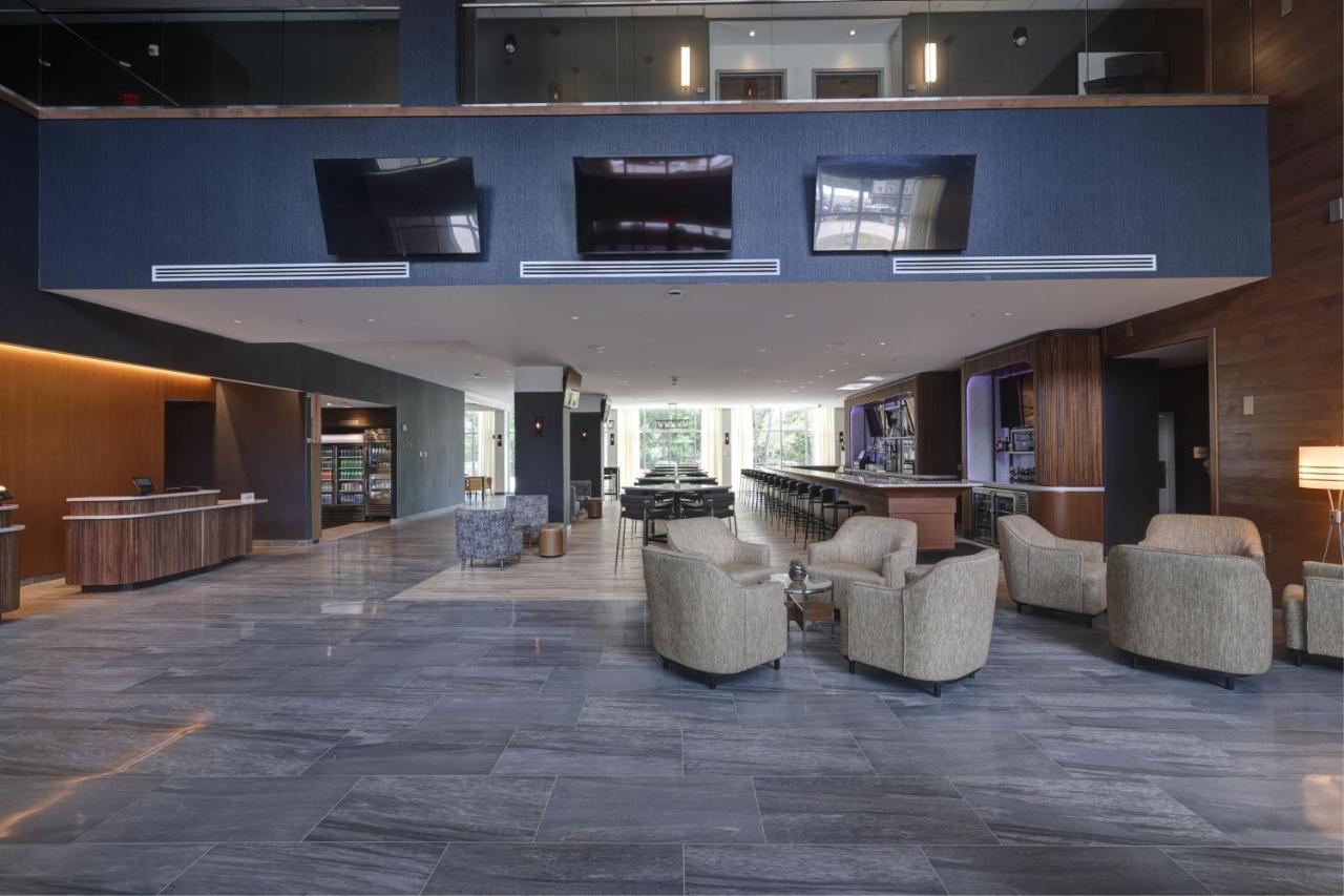 Courtyard By Marriott Iowa City University Heights Екстериор снимка