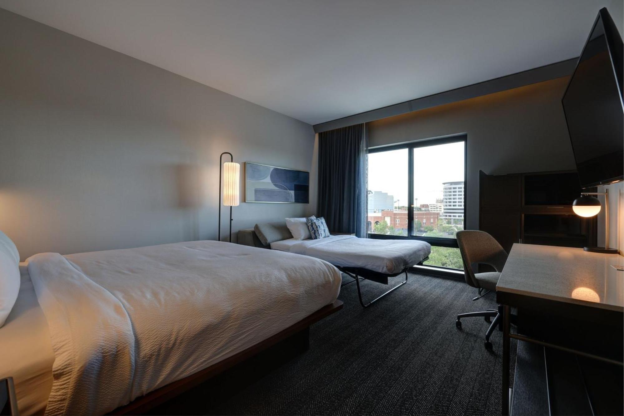 Courtyard By Marriott Iowa City University Heights Екстериор снимка