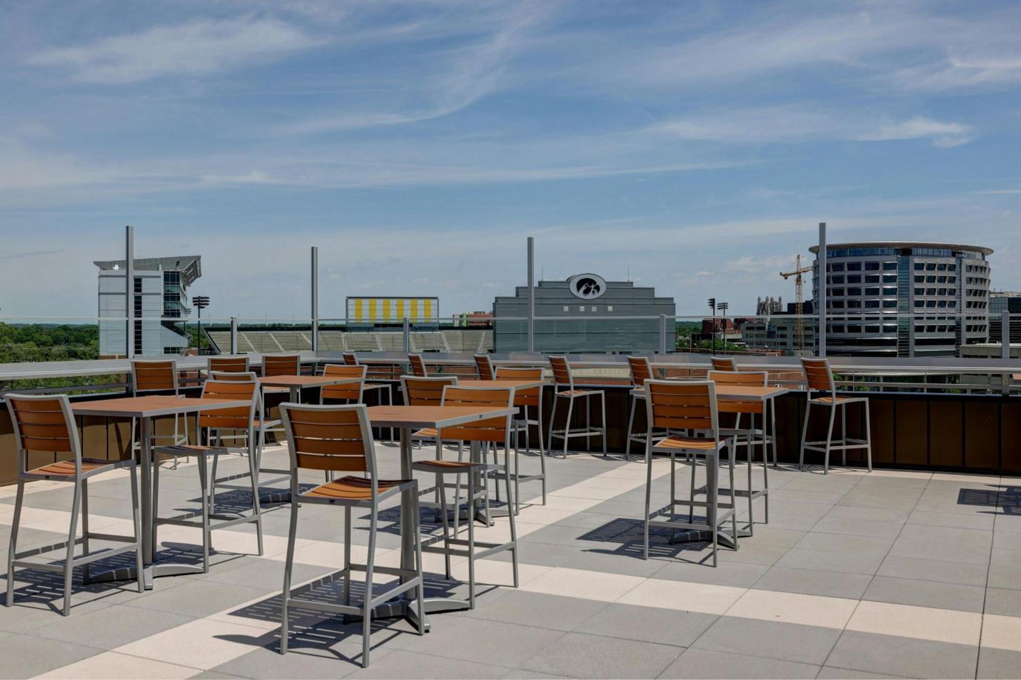 Courtyard By Marriott Iowa City University Heights Екстериор снимка